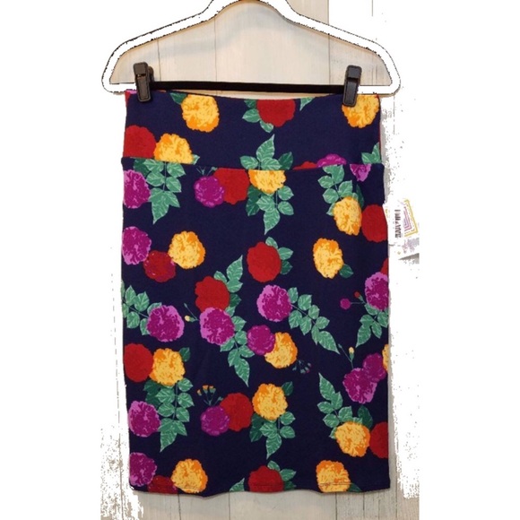 Rare! Lularoe Large Floral Cassie - M - Picture 1 of 1